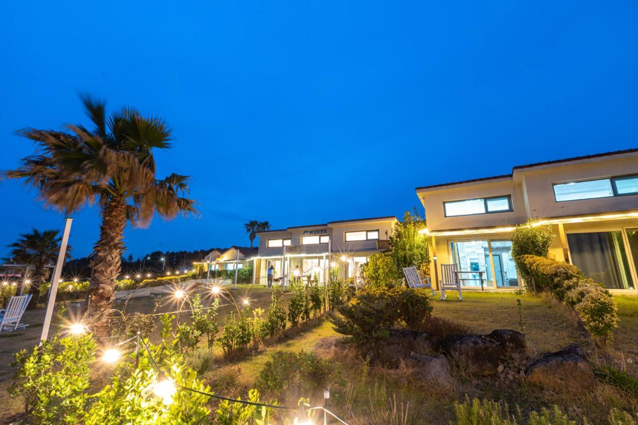 Jeju Turning Point Pension Seogwipo Eksteriør billede