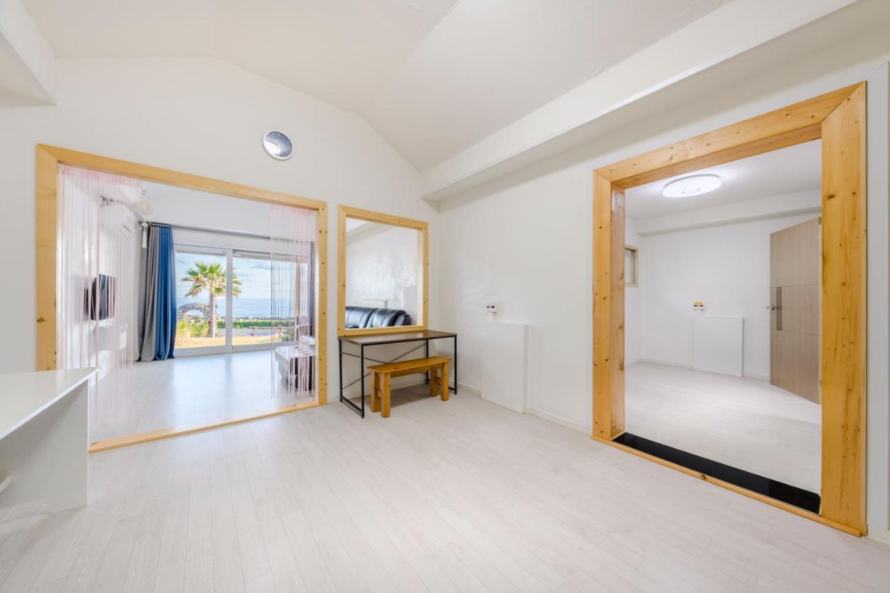 Jeju Turning Point Pension Seogwipo Eksteriør billede